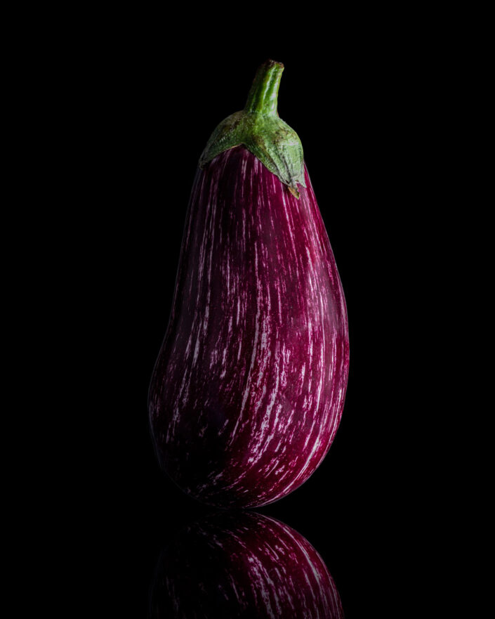 Berenjena lila, purple aubergine